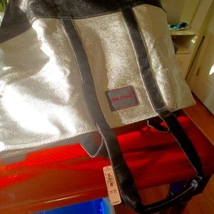 2 piece Victoria's Secret bundle.. tote/make up bag both New